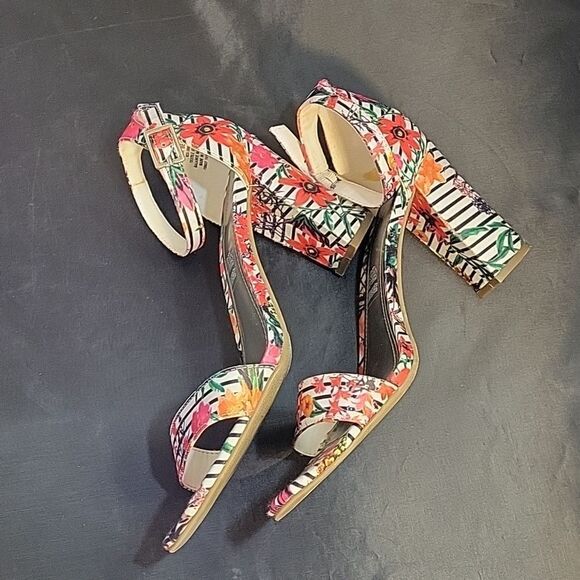 WORTHINGTON MULTI-COLOR BECKWITH FLORAL  ADJUSTABLE BUCKLE ANKLE STRAP SANDAL - Picture 12 of 14